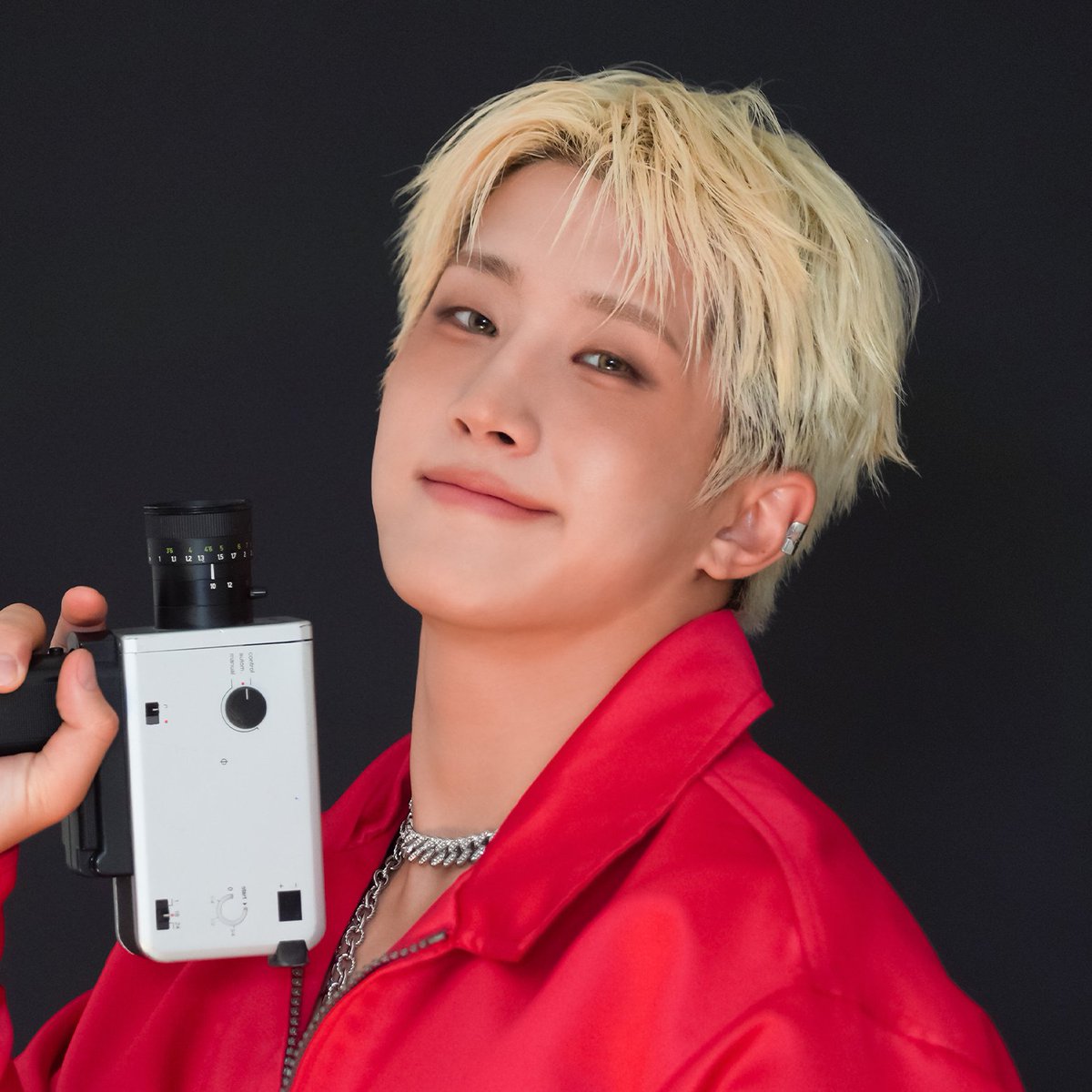 JINJIN_offcl JINJIN~😍😍😍 JINJIN will still be cool in 2026 with