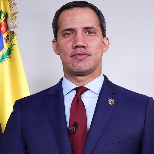 gisbert_ruben's tweet image. Para los que todavía no se han enterado de qué va la pelicula...

EEUU quiere expulsar a China de Venezuela y controlar todos sus recursos estratégicos y energéticos.

¿De estos cuatro sujetos quién controla el Estado Venezolano? ¿Quién dirige el ejército, la policía y la…