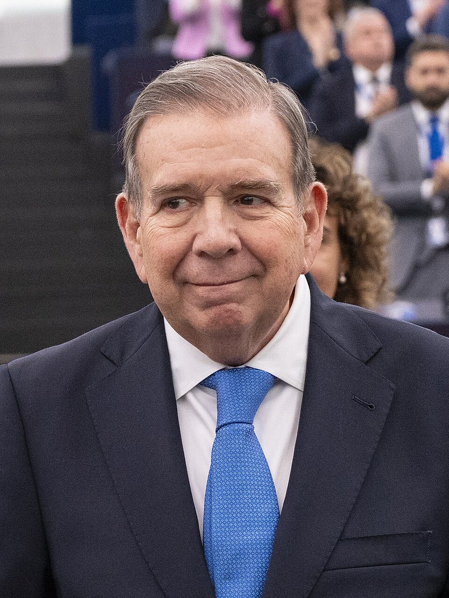 gisbert_ruben's tweet image. Para los que todavía no se han enterado de qué va la pelicula...

EEUU quiere expulsar a China de Venezuela y controlar todos sus recursos estratégicos y energéticos.

¿De estos cuatro sujetos quién controla el Estado Venezolano? ¿Quién dirige el ejército, la policía y la…