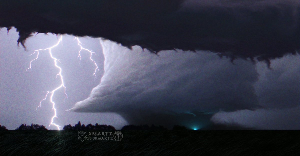 tornadartz's tweet image. I draw tornadoes sometimes