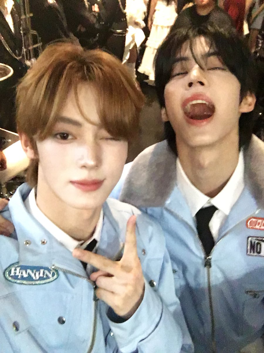 TWSLATION_'s tweet image. [260105] #DOHOON WV POST

🐺: hanjin, happy birthday🔥🔥 i hope you are happier than anyone else today, and thank you so, so much for always giving bright and positive energy to the members🙇‍♂️🙇‍♂️ let’s stay together for a long, long timeee

#도훈 #TWS #투어스 @TWS_PLEDIS