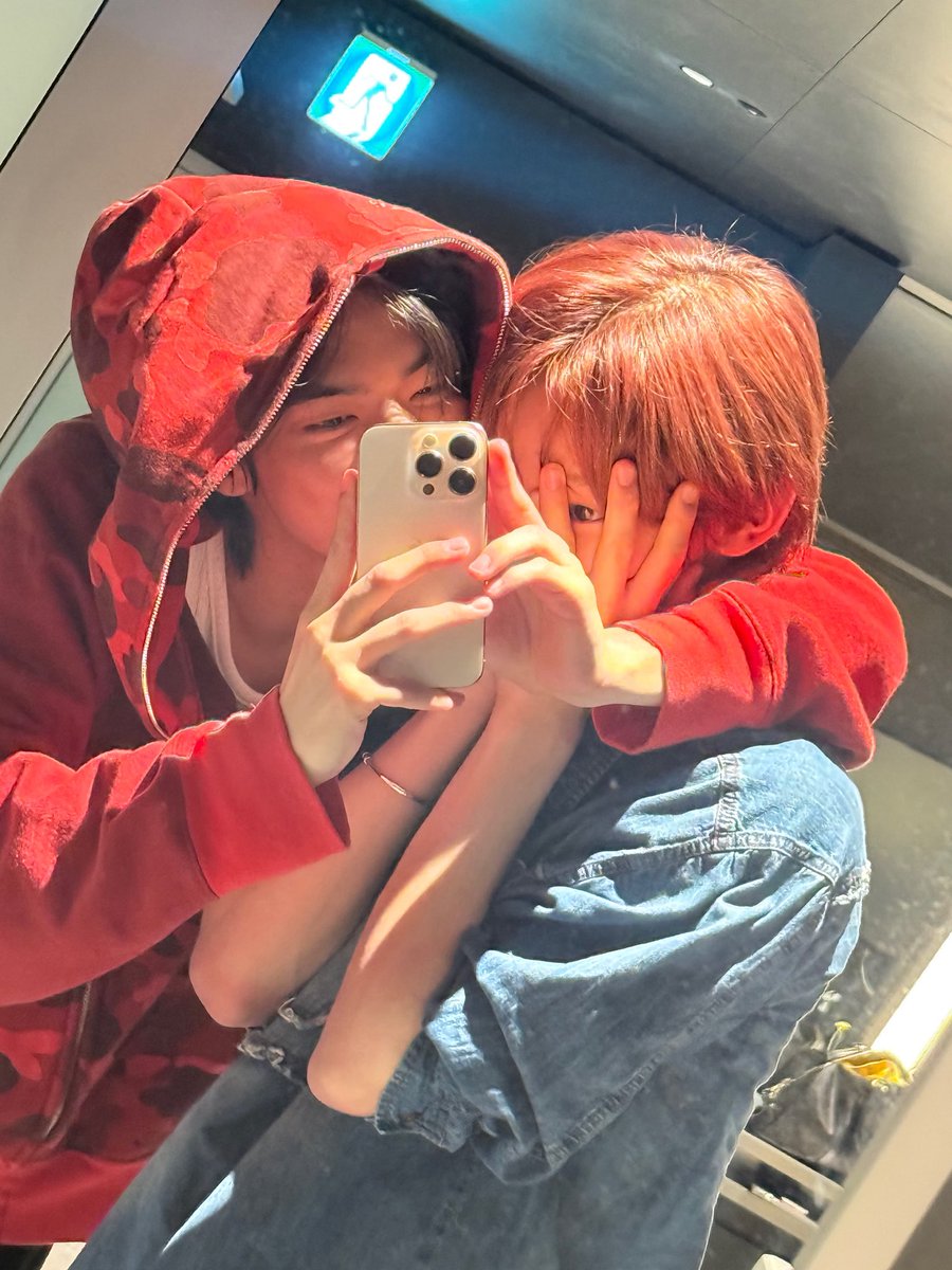 TWSLATION_'s tweet image. [260105] #DOHOON WV POST

🐺: hanjin, happy birthday🔥🔥 i hope you are happier than anyone else today, and thank you so, so much for always giving bright and positive energy to the members🙇‍♂️🙇‍♂️ let’s stay together for a long, long timeee

#도훈 #TWS #투어스 @TWS_PLEDIS