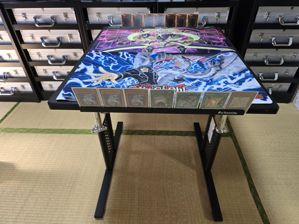 Su__Gi's tweet photo. Bauhutte (バウヒュッテ) のデュエルデスクを購入しました！
写真より上が片付いたらもっと部屋全体を写します(笑) https://t.co/sYbXVEm0eo