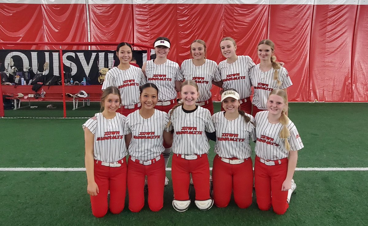 aspenk2027's tweet photo. So much thanks to @IAdynamite coach Tim and Vivian for giving me an opportunity to blow the dust off this weekend while going 6-0. Had a blast with your girls, loved getting to see my girl @halliesoftball7 too! Had a great play championship game in ITB while playing 3rd to get the go ahead runner out. 
#NewYear2026 #softball