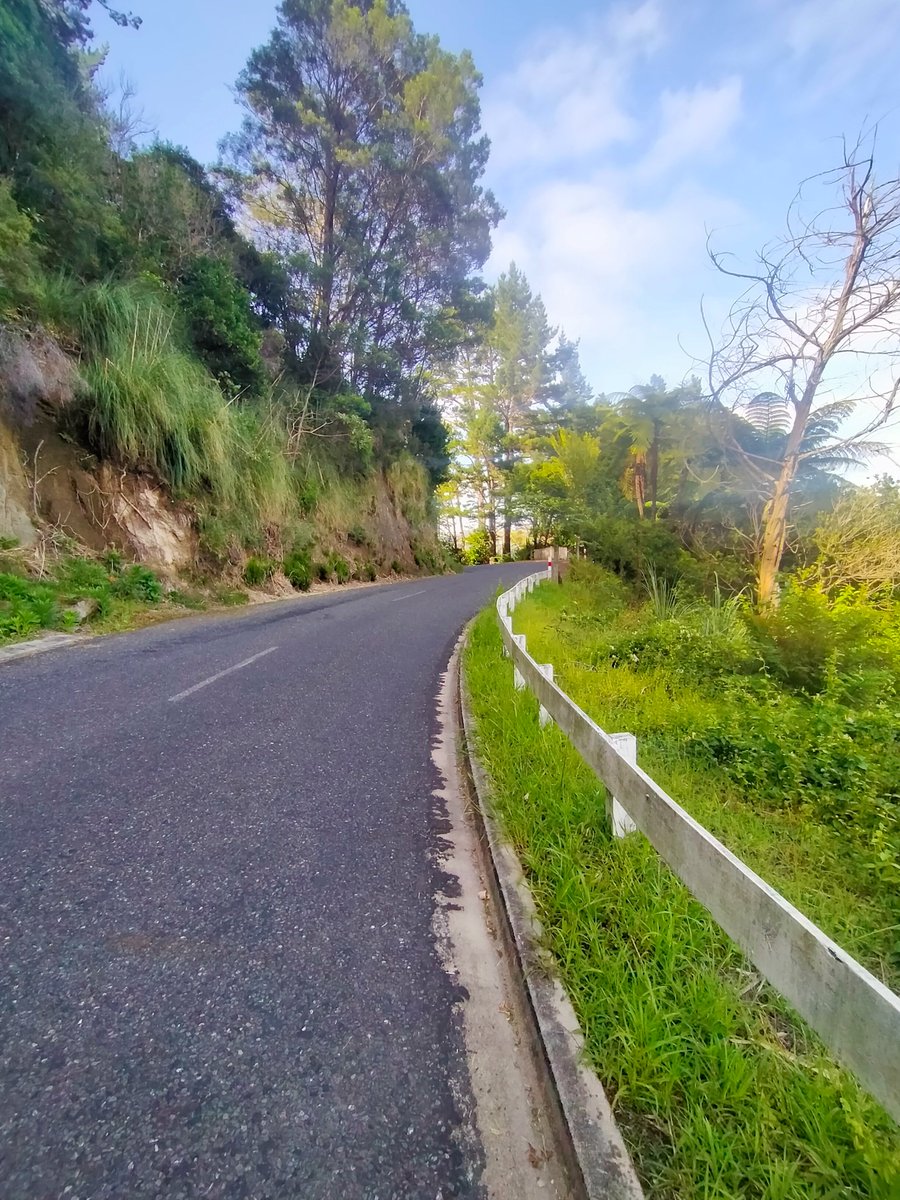 GenWhitson's tweet image. A quick stop to refresh the legs after 2hrs slogging up hill! @RedChilliBikes 
#cycling #trainsmart #roadcycling