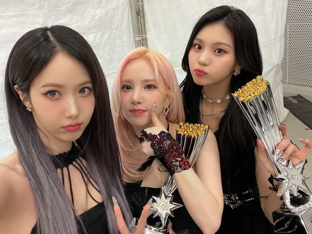 luvheb's tweet image. 아무래도 비비지 한터 투표 해야겠지