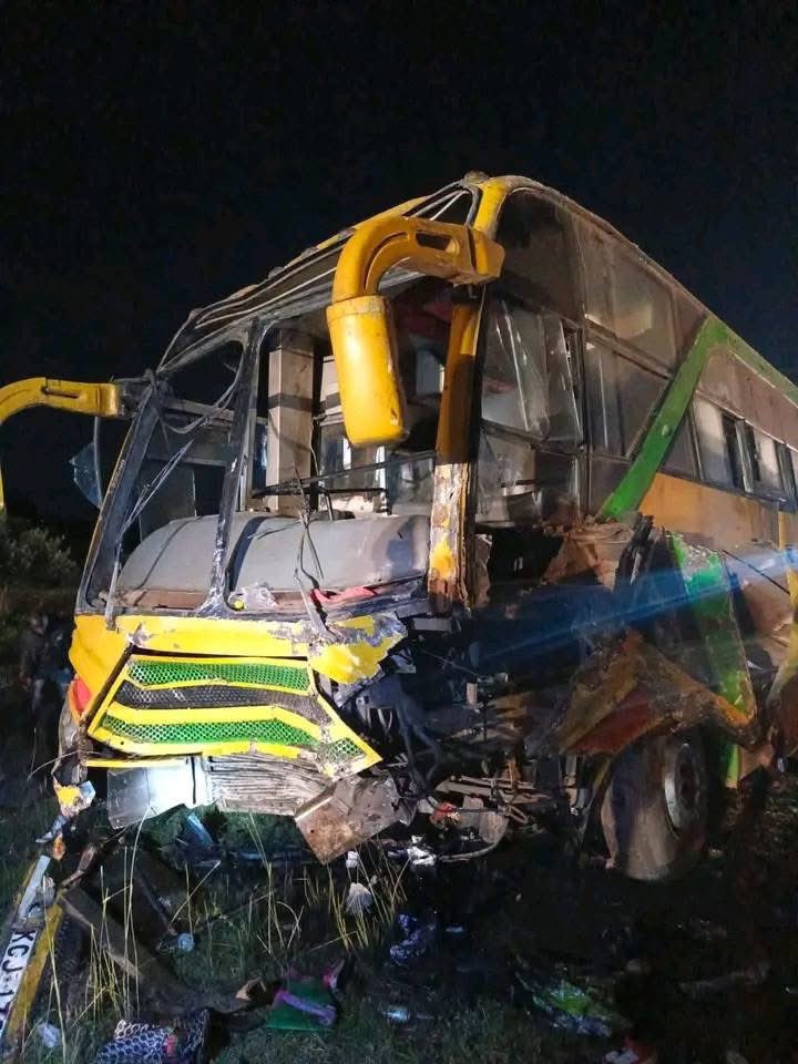 PropesaTV's tweet image. Ten killed and several others severely injured after a Greenline bus collided head-on with a Nanyuki Cabs shuttle at Karai around 11:30 p.m. on Sunday, 4th January 2026, at the same spot where former Lugari MP Cyrus Jirongo died weeks ago.