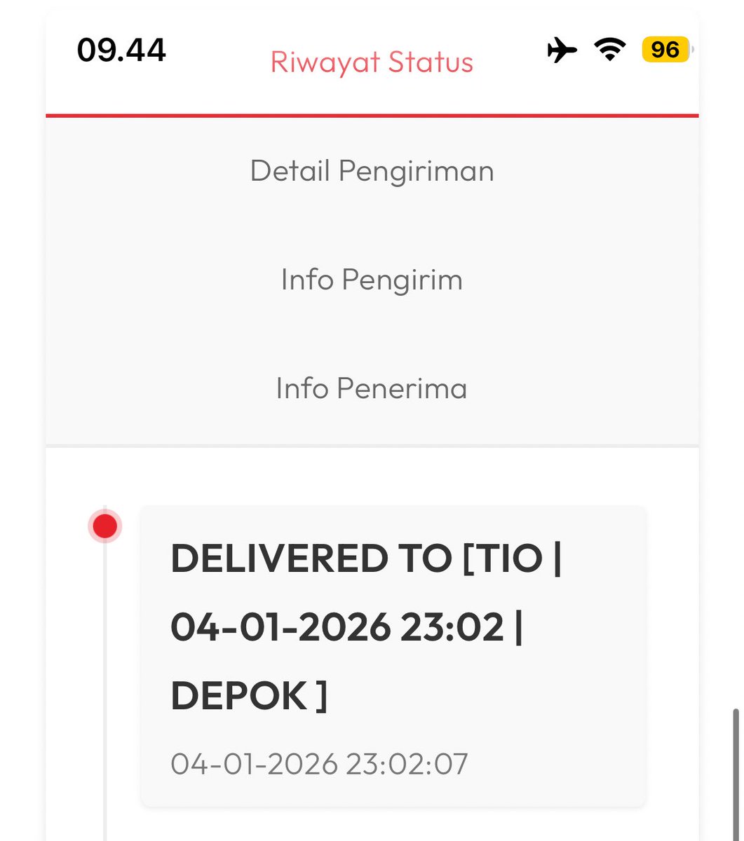 rahmile's tweet photo. @JNECare kak paket saya di status sudah diterima tapi gak sampe di saya, Pihak kurir gak ada tlf juga. 
Dikirim kemana ini paket sayaaa??? https://t.co/QvF2IRdN4v