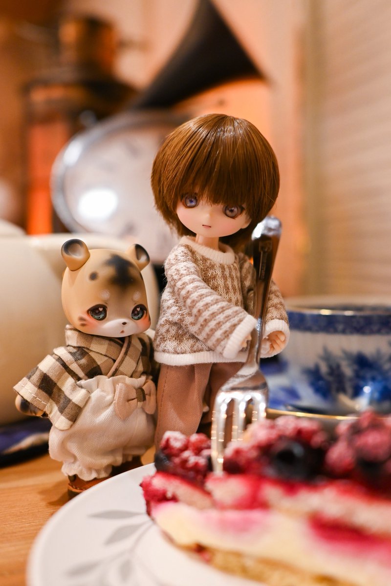 全体的に写真が茶色すぎるかもしれないけど、好きなんだよな茶色。だけど今年は黄色とか水色とかピンクとか、かわいい系の写真も撮れるようになりたい
#kumukuku #マリアミ