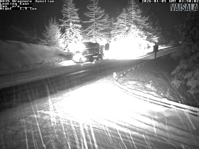 NWTrunkRoads's tweet photo. #Spotted one of our gritters out on the #A835 at #Braemore - see where our gritters are through @trafficscotland's gritter tracker map here: https://t.co/f1rubXo0rX https://t.co/u4GdjAH7sf