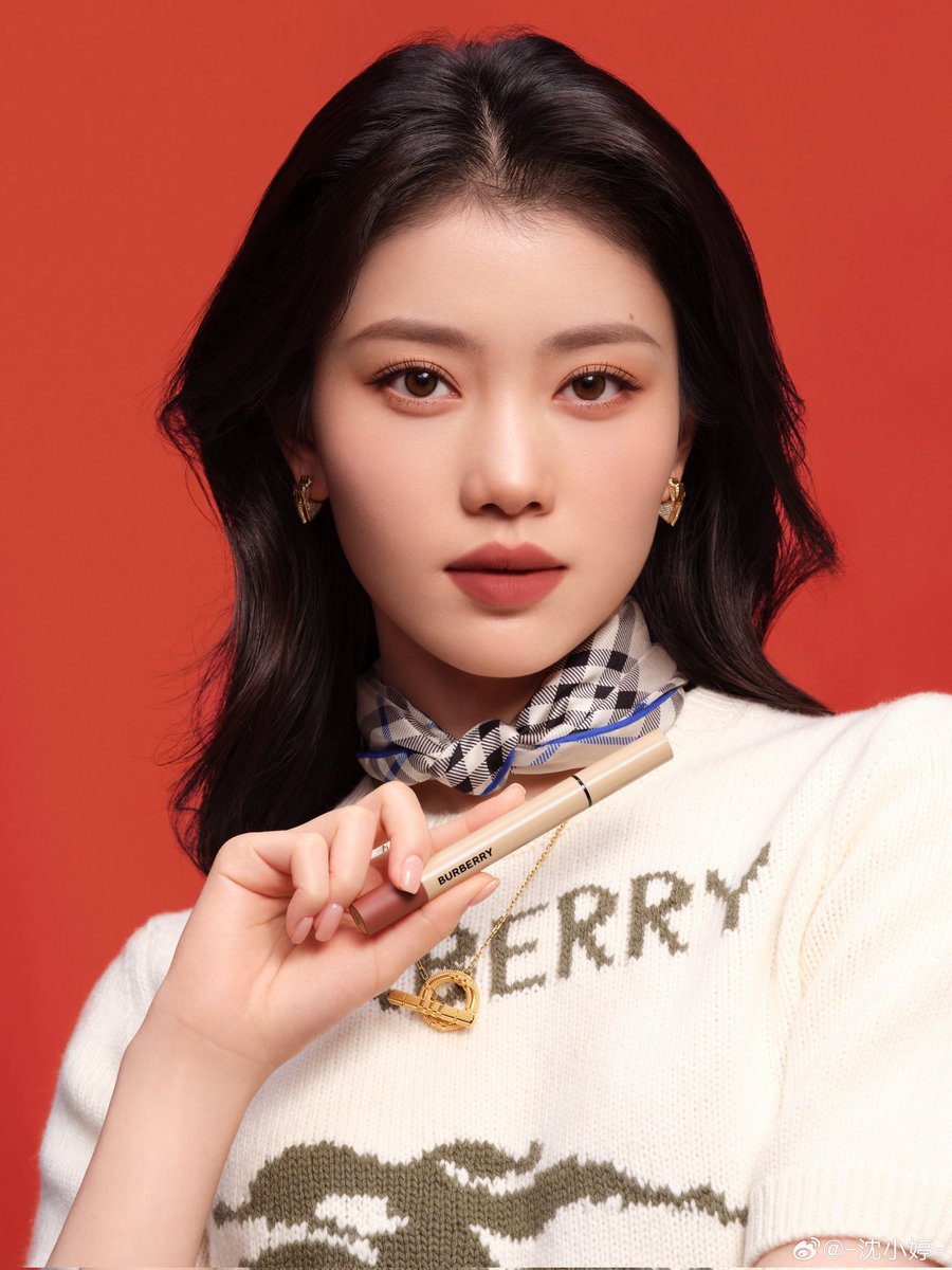 sxtlogs's tweet image. OMYGOD MISS SHEN XIAOTING?!

XIAOTING FOR BURBERRY BEAUTY
#XIAOTINGxBURBERRY