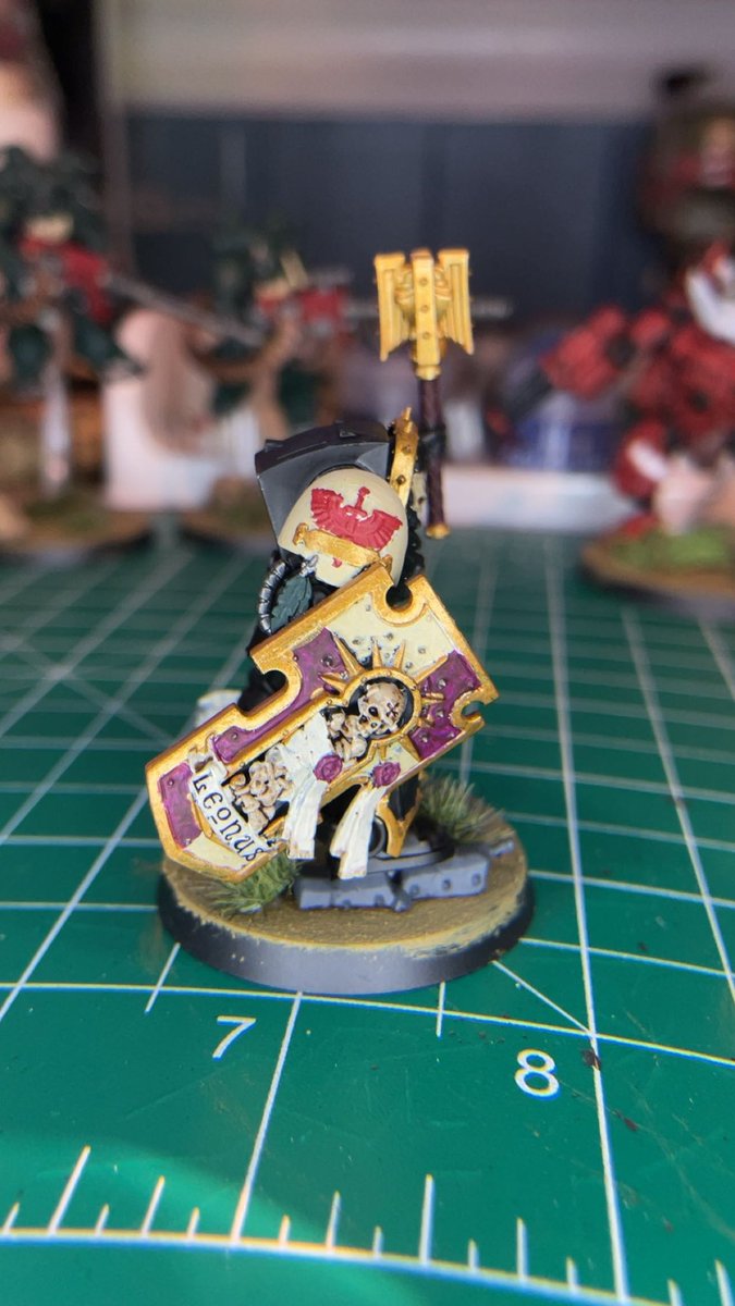 Arbiter765's tweet photo. Deathwing Chaplain in Terminator Armor. I think I really outdid myself with this one. Was my first time using spray paints and I for sure will be doing it again. I also really enjoy this model and highly recommend it if you want a fun paint. #warhammer40k #darkangels #deathwing https://t.co/uB3wXo1uAv