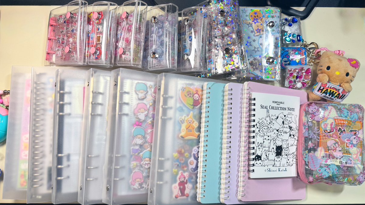 nekosiiiii's tweet image. 8月にシール帳を始めた私の、現在のシール帳の様子がこちら
右下のポーチには残ってるフレークシールが詰まってます
#シール #シール帳 #stickerbook