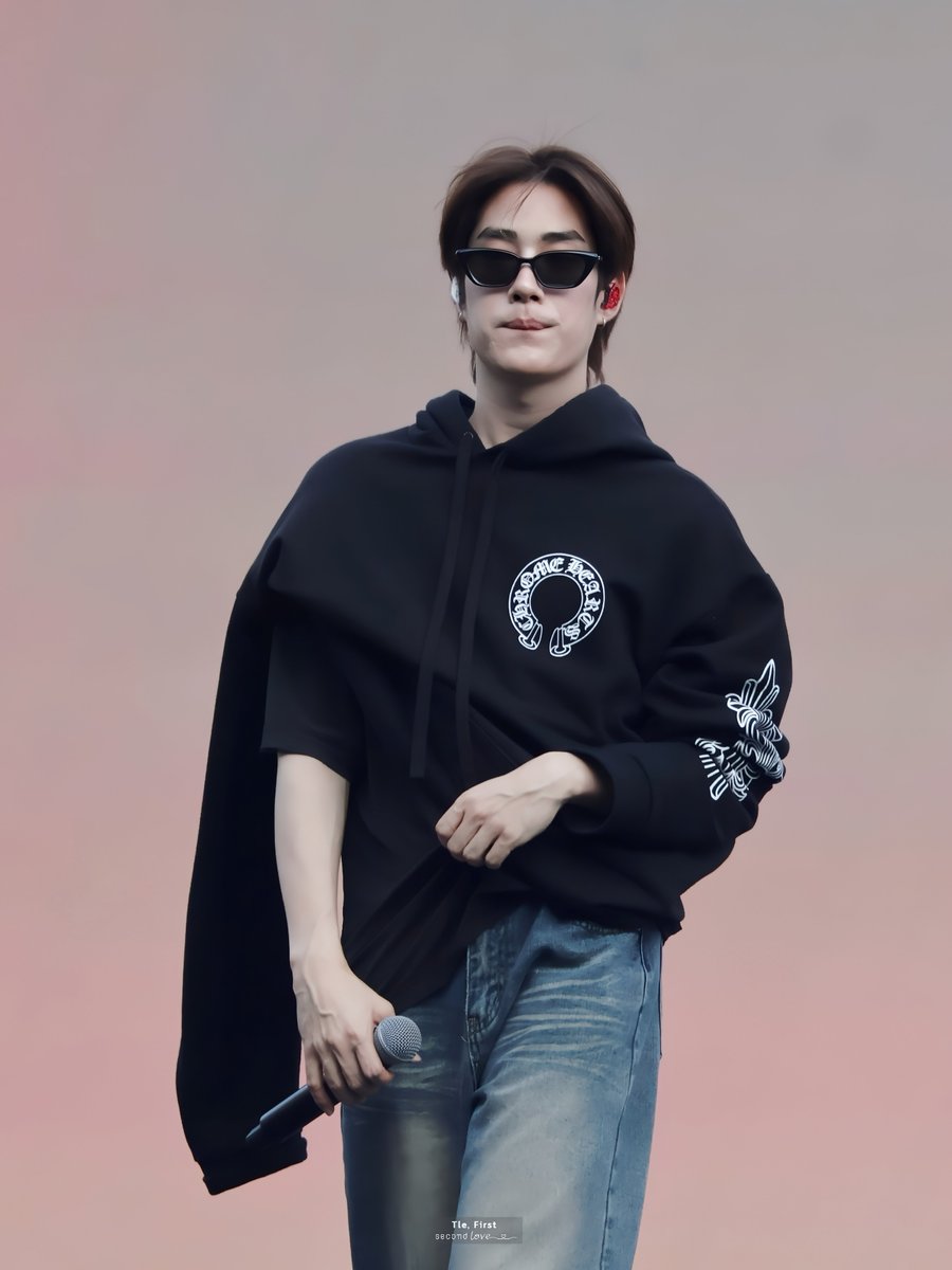 babybentenzly's tweet photo. เธอแค่อยากจะใส่ crome hearts 
เธอไม่ได้สนใจ tle's heart 🖤

( @TLE_mtm )

#TLE_mtm  
#TleFirstone https://t.co/VScNVbVBRq