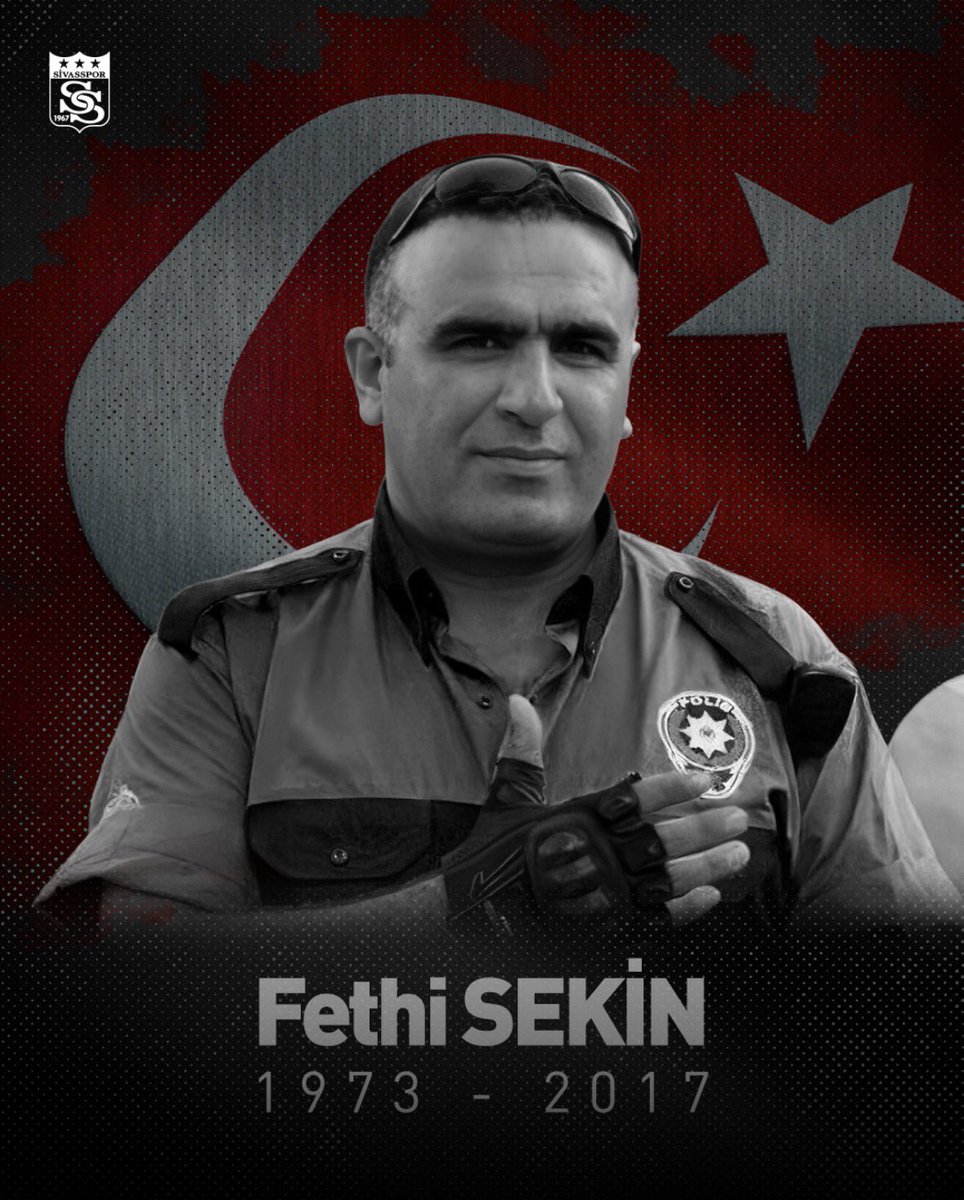9 yıl önce İzmir Adliyesi’nde gerçekleştirilen hain terör saldırısı girişimini canı pahasına önleyerek şehit olan kahraman polisimiz Fethi Sekin’i saygı, rahmet ve minnetle anıyoruz. 🇹🇷