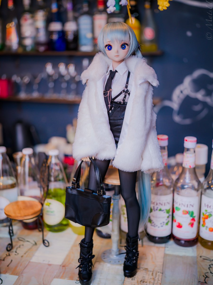 雪ミクさんとエレメントエルに来ている‼️
今日のコーデはこちら〜♪
新年初来店
改めまして今年もよろしくお願いします

#初音ミク
#Element_L 
#うちのこかわいい