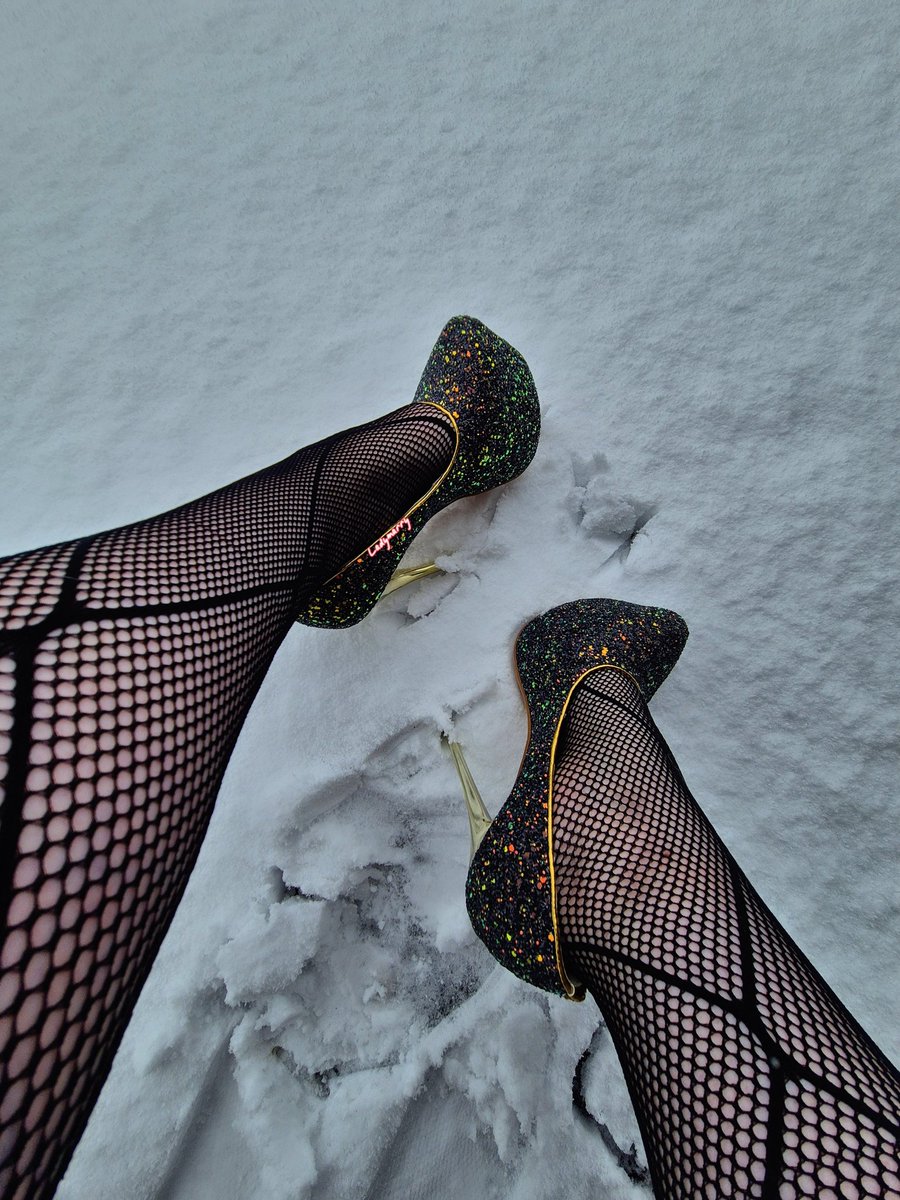 LadyMarryFin's tweet image. ❄️Winter Wonderland❄️

Einen wunderschönen guten Morgen &amp;amp; einen guten Start an diesem Montag..