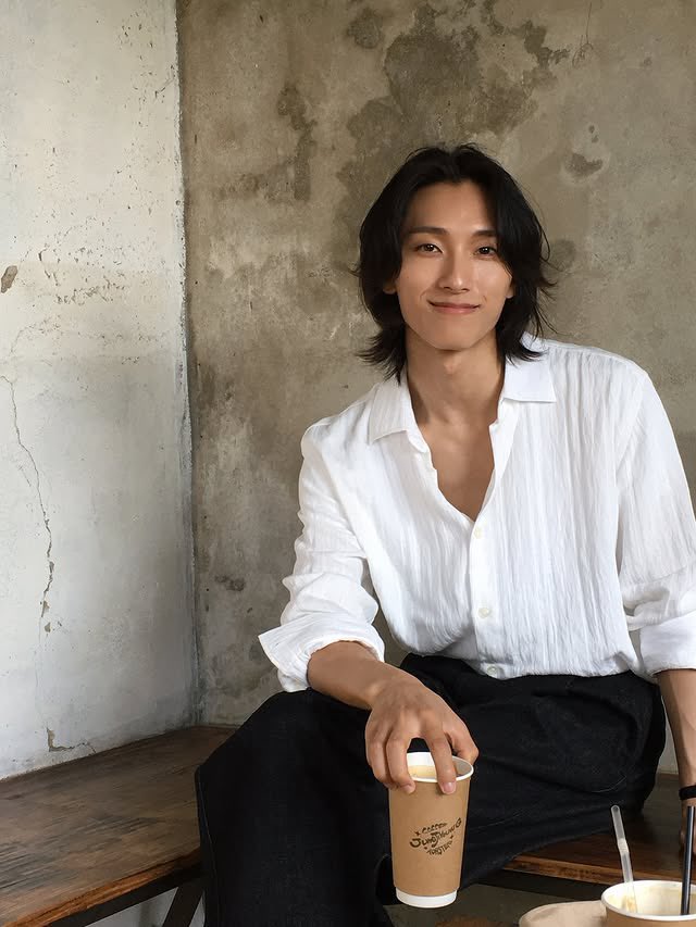 knxvault's tweet photo. — interaction call

i’m knox. i keep things calm, mature, and drama-free.
interested in genuine conversation and shared moments.

music, quiet nights, snacks, and unplanned adventures.
interact accordingly. i’ll reach out if it feels right. https://t.co/tUAc7tPy7P