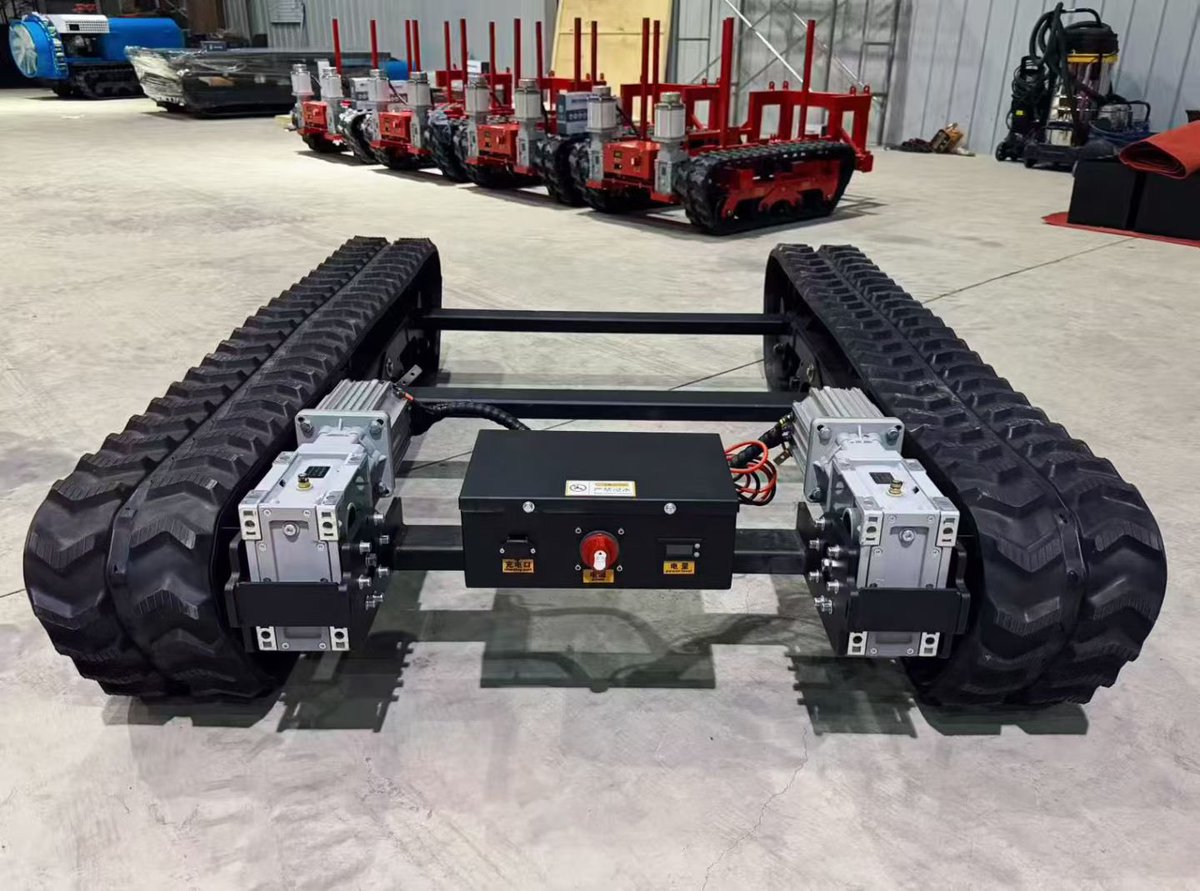 HeavyKenMachine's tweet image. Testing of the chassis and walking motor for new products