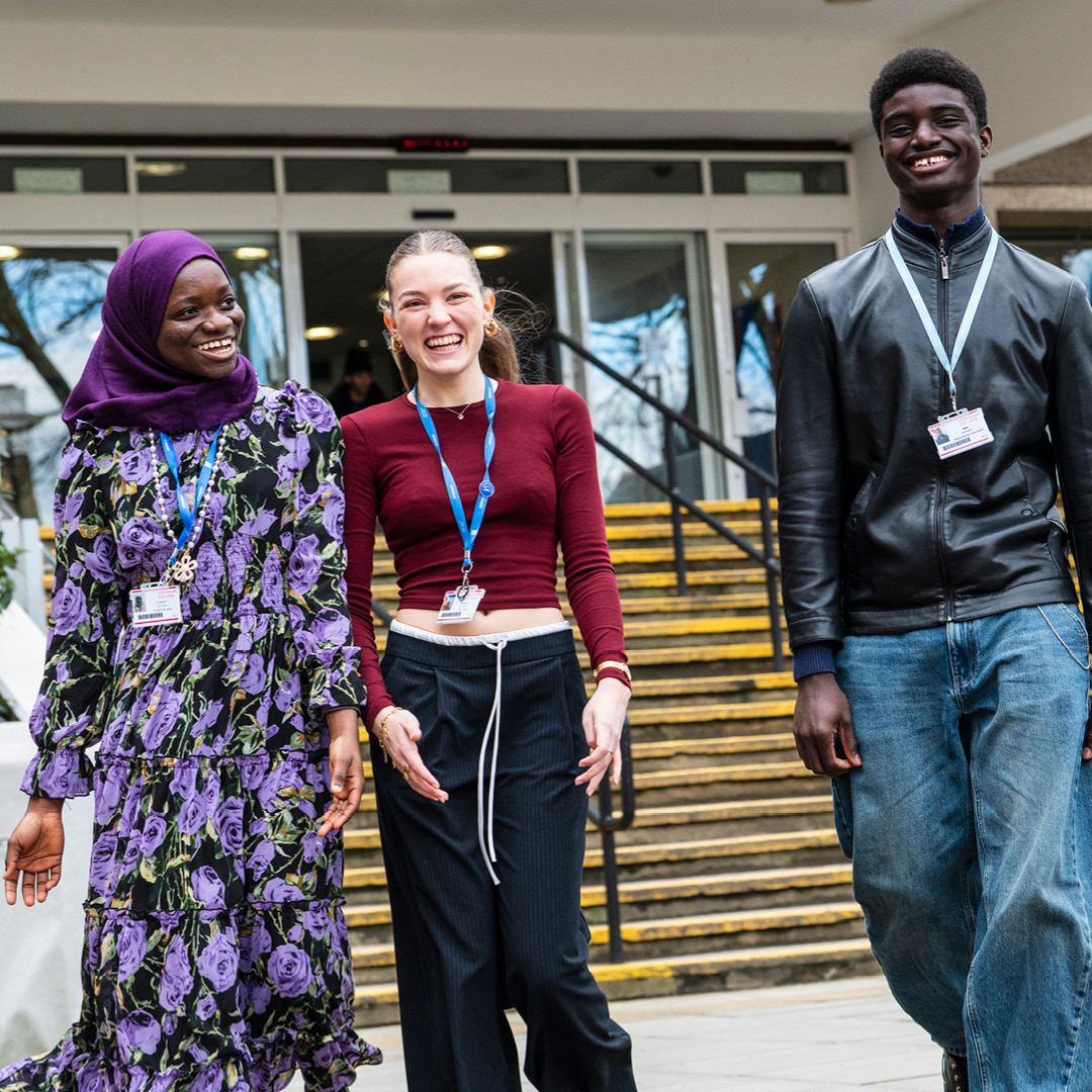 LewishamCollege's tweet image. Finishing your GCSEs in 2026?  We offer a range of courses at all levels for 16-18s, including vocational diplomas, BTECs, GCSEs, T Levels and more. 📚

Find out more and to apply today at lewisham.ac.uk/16-18. 

#LewishamCollege #Unlockyourpotential #ApplyToday