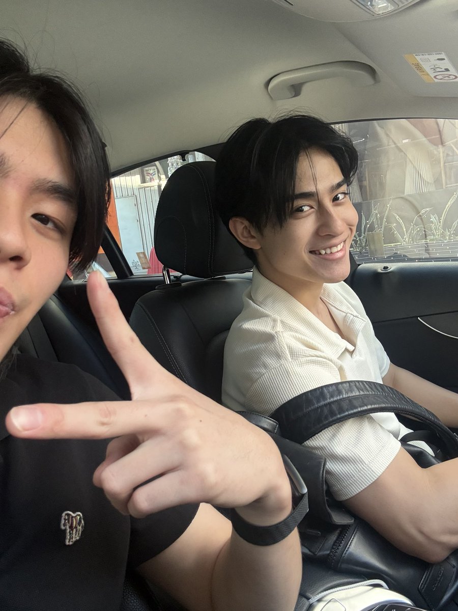 Kinn_ts's tweet image. สอนขับรถหน่อยครับ 🚘💨@BarcodeTin #Kinthanachai