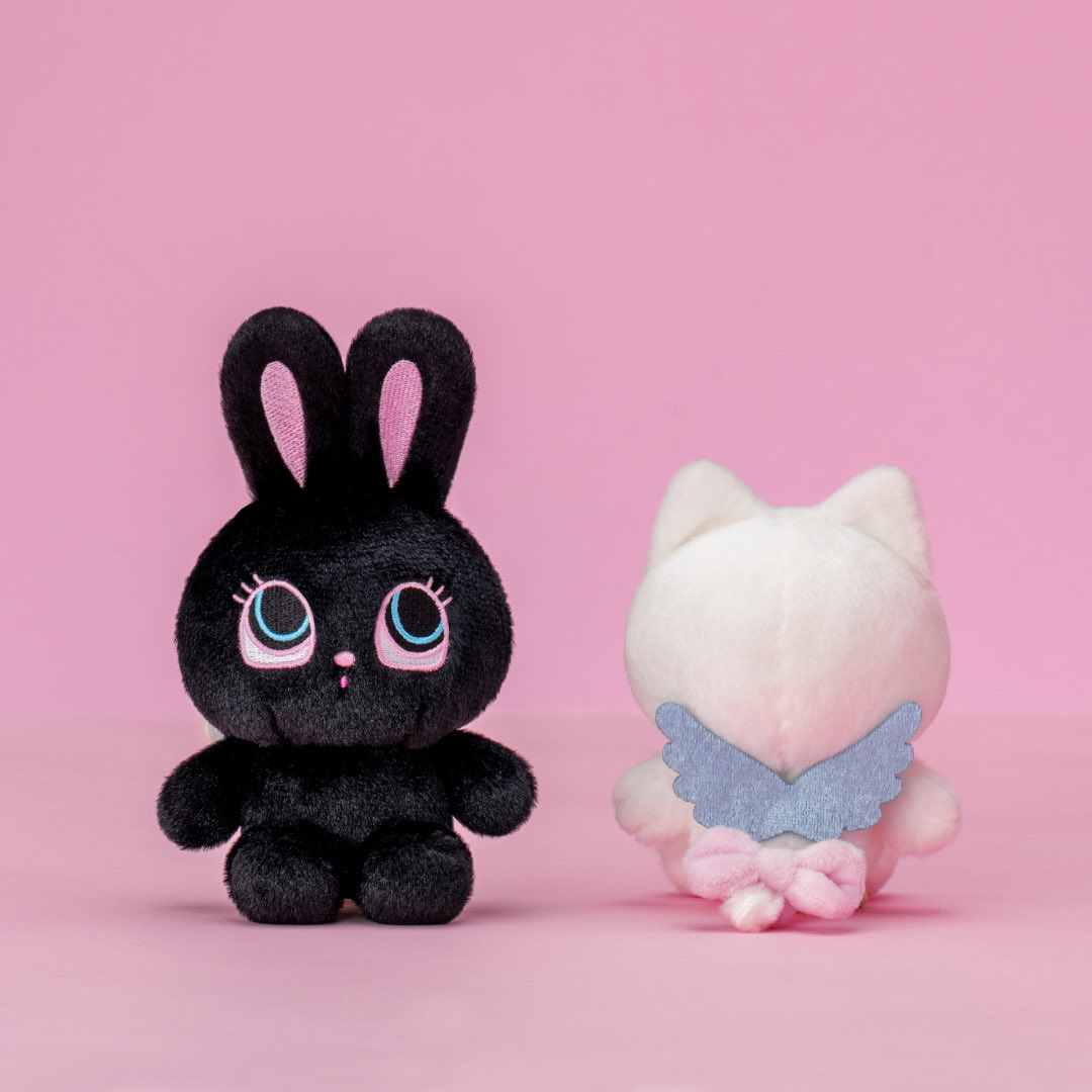 🪽1月発売プライズのお知らせ🪽 かわいらしい羽をつけたfoxyの