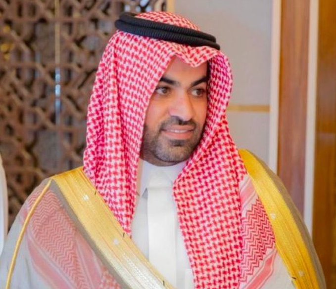 مالك الابل المعروف نايف بن ناصر بن فنيسان السيحاني ..
كان ممثل لابناء الباديه خير تمثيل في برنامج مجلس الصياهد و كان مثالاً حياً على الرزانه و العقل و المنطق و الحميه و المرجله ..

شكرا لك يا ابو ناصر على وقتك و جهدك و امتاعك للمشاهد عموماً ..

<a href="/naif6699/">نايف بن ناصر السيحاني</a>