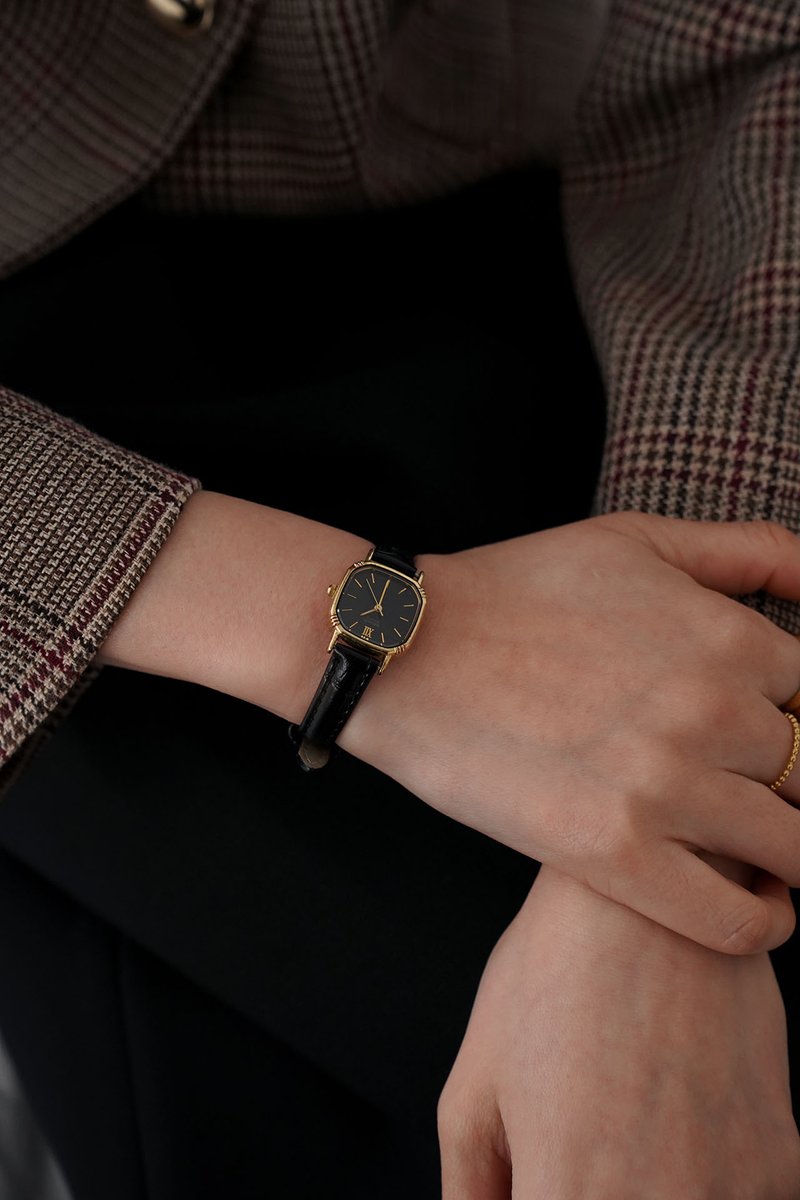 1993년에 만들어진 빈티지 세이코
시계 찾다가 운명을 느껴서 겟했다