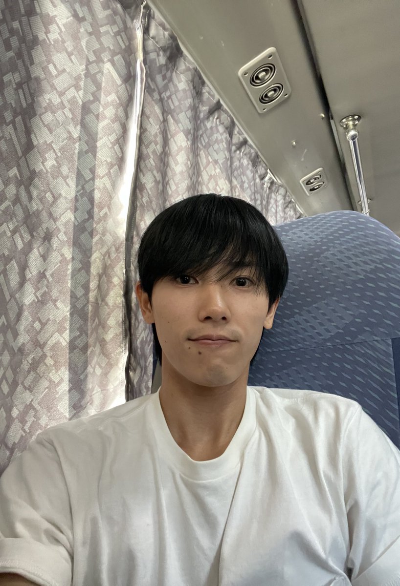 本日23:24〜放送開始の『家庭教師の岸騎士です。』に久保井一二三役として出演させて頂きました！
俳優を始めて5年、ドラマ初の役名ありです。

脚本がとっっても素敵でして、個人的にもBL風味の青春作品大好きです
LeminoやTVerにて配信もございますので是非ご覧下さい✨

#家庭教師の岸騎士です