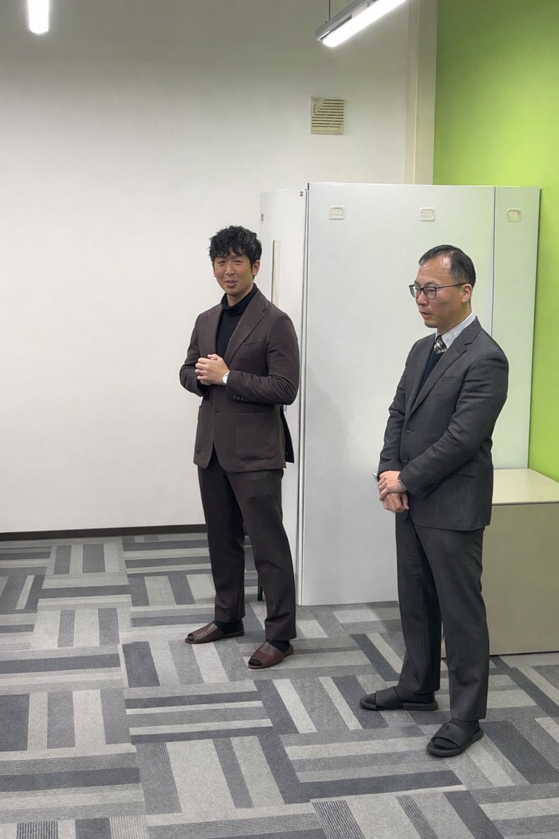 acesystem_main's tweet photo. 【本日、2026年の年賀式が執り行われました】

役員より、本年の事業展望と社員への力強い激励のお言葉を頂���いたしました。「干支の馬のように飛躍する一年に」とのメッセージを受け、社員一同、気持ちを新たに目標を共有し、邁進していく所存でございます。
本年も皆さまにご満足いただけるサービスを提供できるよう、一層の努力を重ねてまいることをお誓い申し上げます。