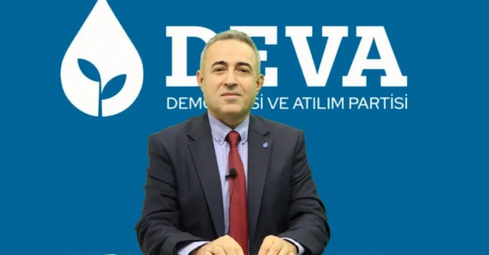 av_06_sali's tweet photo. Kolombiya, Venezuela’yı falan boşverin şu habere bakın:

Hepimizin oylarıyla CHP listelerinden seçilen DEVA Partisi Kahramanmaraş Milletvekili İrfan Karatutlu, partisinden istifa ederek AKP'ye geçme kararı aldı!

Bu bizim iradelerimizin gaspıdır. Muhaliflerin oylarıyla Gazi Meclis’e giriyorsun; sonra iktidar partisine geçiyor.

Bu onurlu bir davranış mı? Bu gururlu bir davranış mı?

Alacağın maaşın her kuruşu zehir zıkkım olsun!
