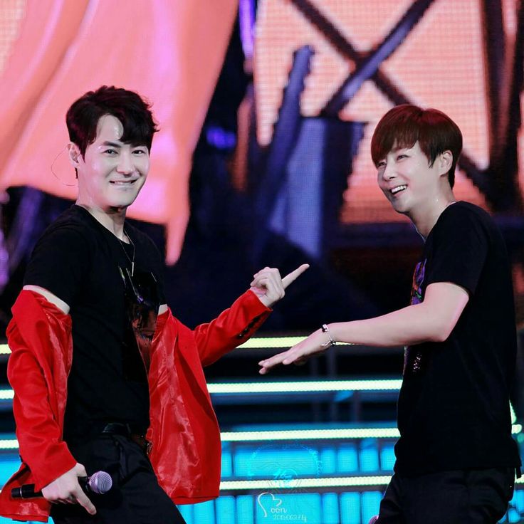 전진: 잘 때 안고 자는 베개나 봉제인형을 안는 놈이나 입가에 이불이나 담요를 가지고 오는 놈, 동그란 자세로 자는 놈은 굉장히 응석받이 같다. 이것은 껴안고 있거나 입가에 물건이 닿고 있거나, 둥글게 말면 안심하기 때문이라고, 혜성이 형
혜성: 야! 진아! 무슨 말을 하고 싶은거야! ㅋㅋㅋ