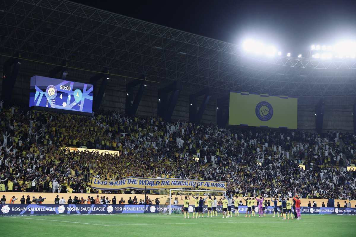 ترتيب الفريق ليس مقياس للعشق او الانتماء ، العشق والانتماء الحقيقي يأتي في عز احتياج الفريق لجماهيره الوفيه.

هذا مايفترض ان نكون عليه دائماً💪🏻💛💙

جماهير حاضره
جماهير مسانده
جماهير عاشقه في كل الظروف
لايهمها ترتيب الفريق الاول او غيره
لايهمها خساره للفريق او صداره

والجولات