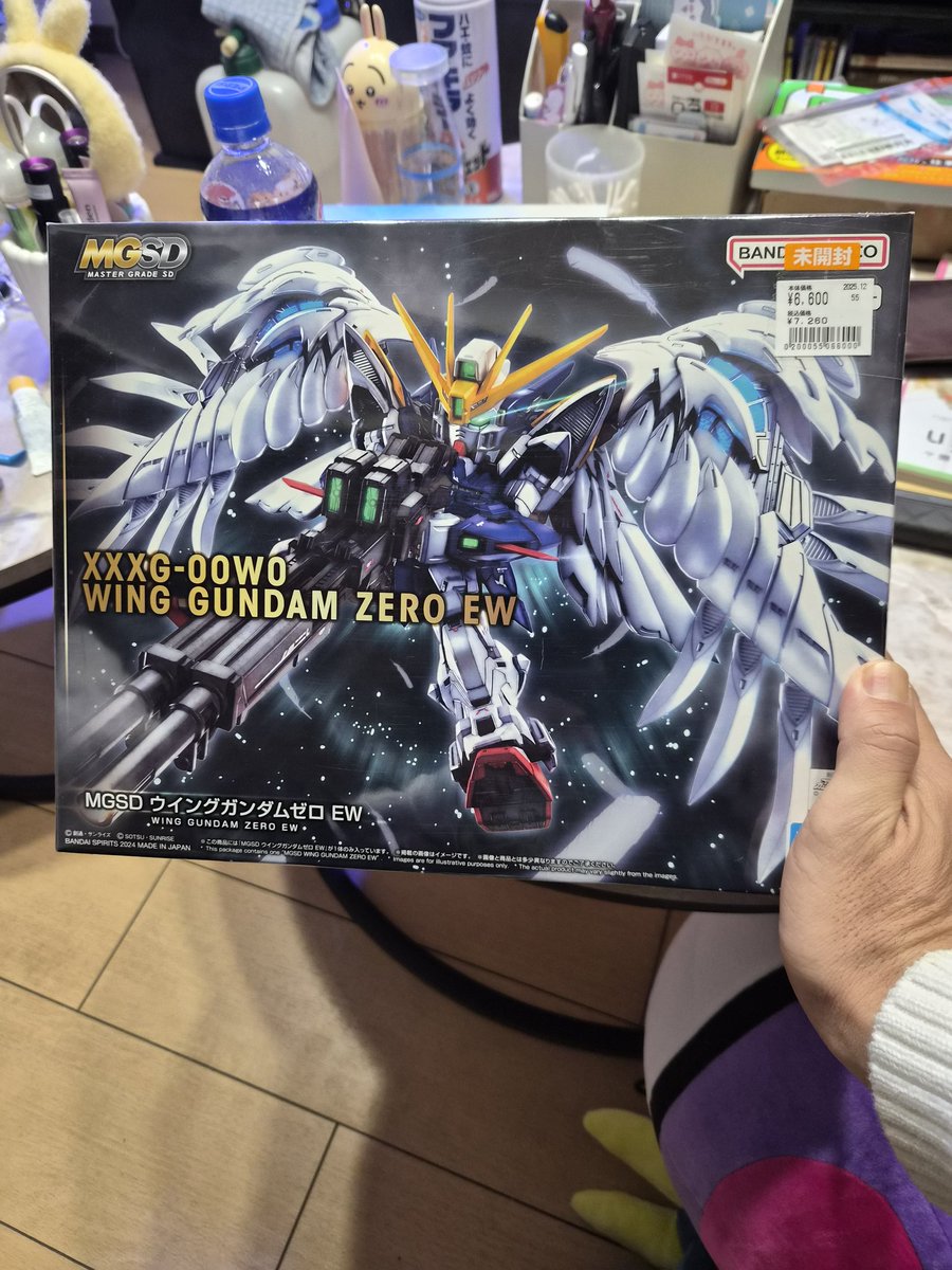 takaRas6's tweet photo. 新年早々マンガ倉庫でであってしまった(--;)
悩んだ末に購入w
#ガンプラ #ガンプラ好きと繋がりたい #MGSD https://t.co/nL9iXbHPsA