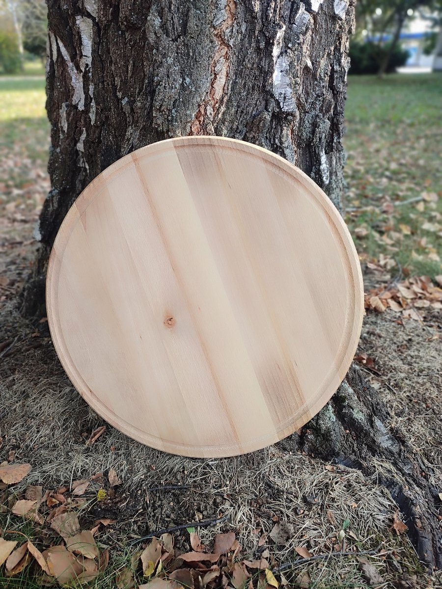 bokiconi's tweet image. Daske za serviranje od bukve , rucni rad precnik 35cm ,debljine 2cm,food safe premaz sa voskom  . Dostupno odmah . Saljemo postom . Cena 1600 din +ptt . Hvala za RT  #imback #bwoodserbia #handmade #woodworking #caosvima