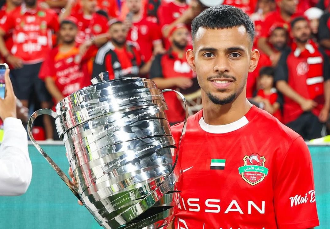 3l3need1's tweet image. بعد توقيعه اول عقد احترافي العام الماضي … ✍🏻

• شباب الاهلي يجدد عقد النجم الواعد محمد جمعة المنصوري لمدة 5 سنوات إضافية محافظاً على مواهب النادي 👏❤️

@Juma10M