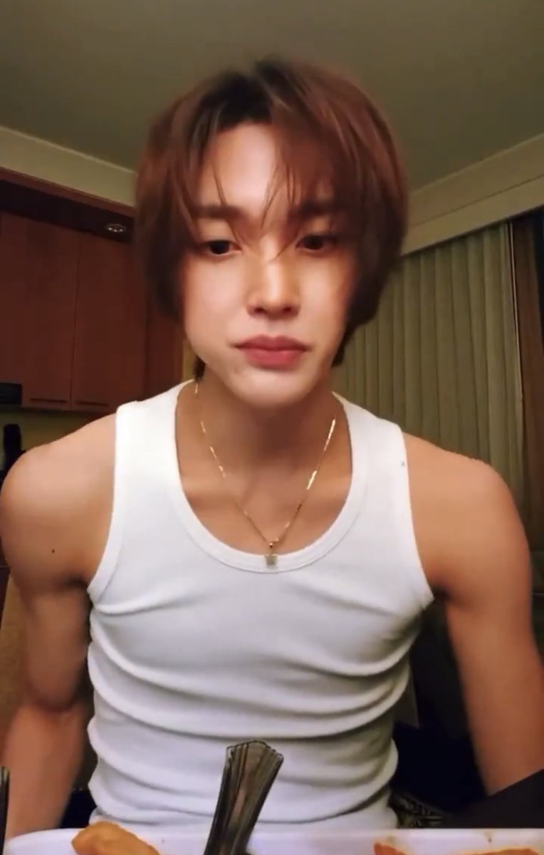 ymmbae's tweet image. ไหล่ของแผ่นดิน