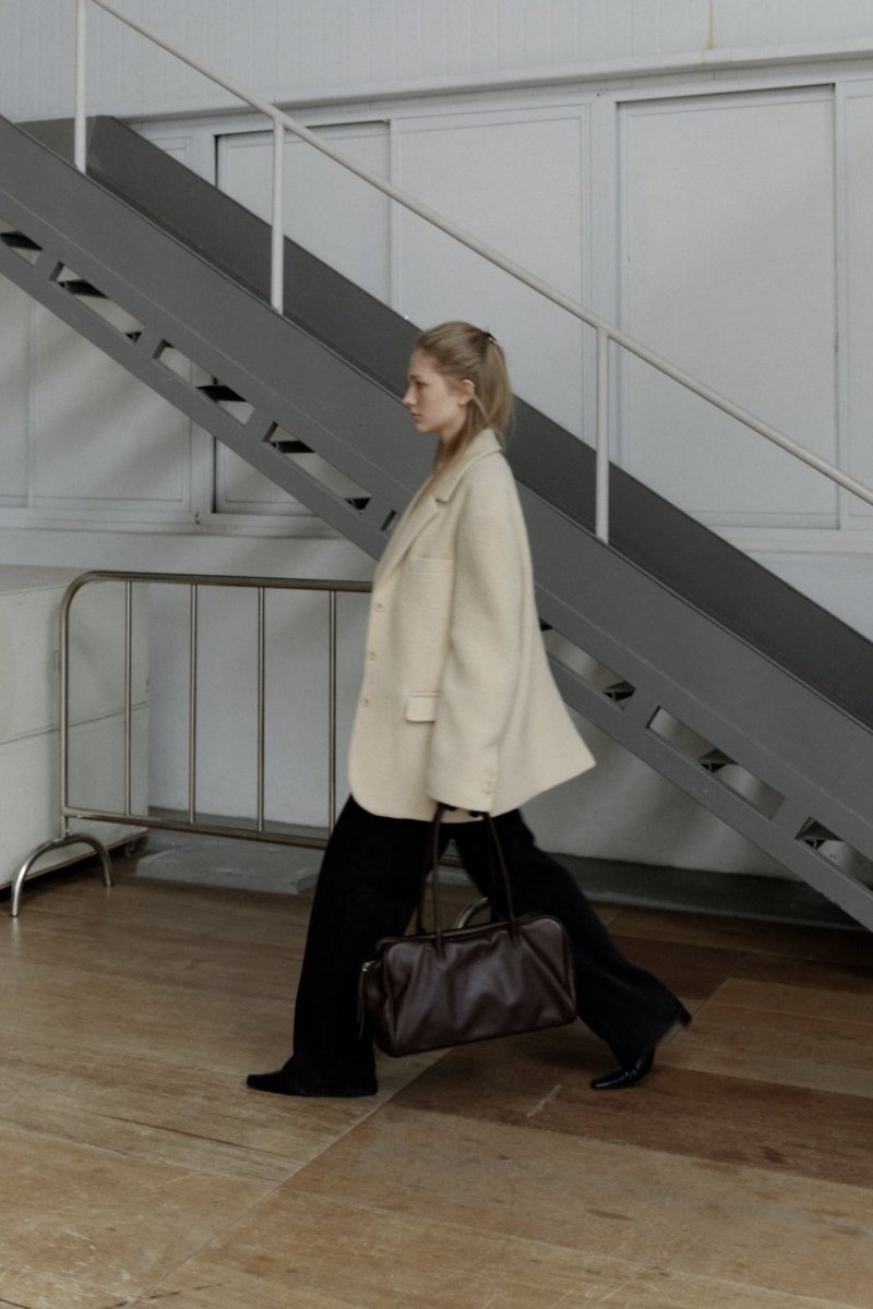 ㄹㅈㄷ 멋쟁이 자켓
너무 예쁜 버터 색감임 

curator.29cm.co.kr/short-link/goo…
(* 링크를 통해 구매 발생 시 수수료 제공받음)