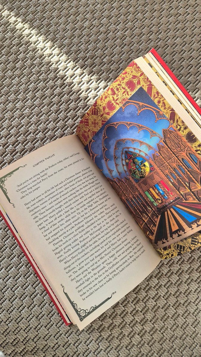 해리포터의 배경이 된 렐루 서점. (포르투, 포르투갈.)
기념으로 해리포터 미나리마 에디션 구매.