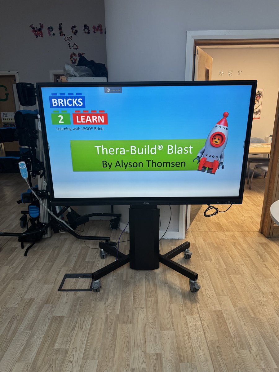 Bricks2Learn tweet media