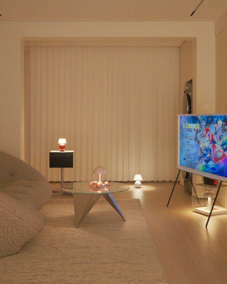 PBTails's tweet image. Soft lights. Slow music. A game you love.
CRUSH PINK P doesn’t shout — it just quietly becomes part of your cozy setup.

Design that blends in.
Details that make you stay.
#CozyGaming #GamingSetup #DesignMatters #SwitchGaming