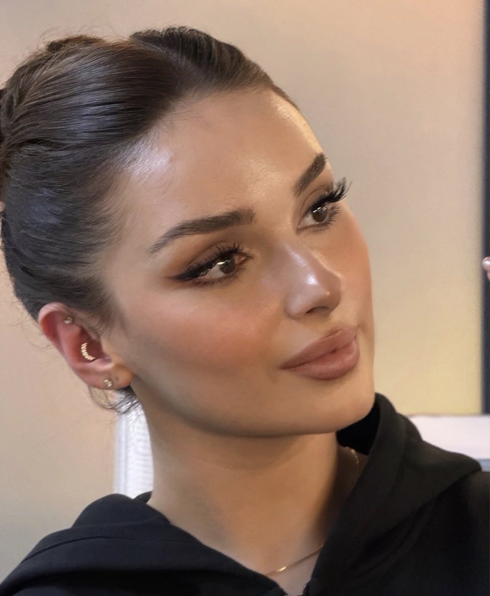 GoldenFashi's tweet image. المكياج المثالي للعرايس