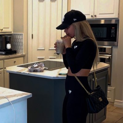 leencrzz's tweet photo. #NewProfilePic https://t.co/yNvfwb41bA