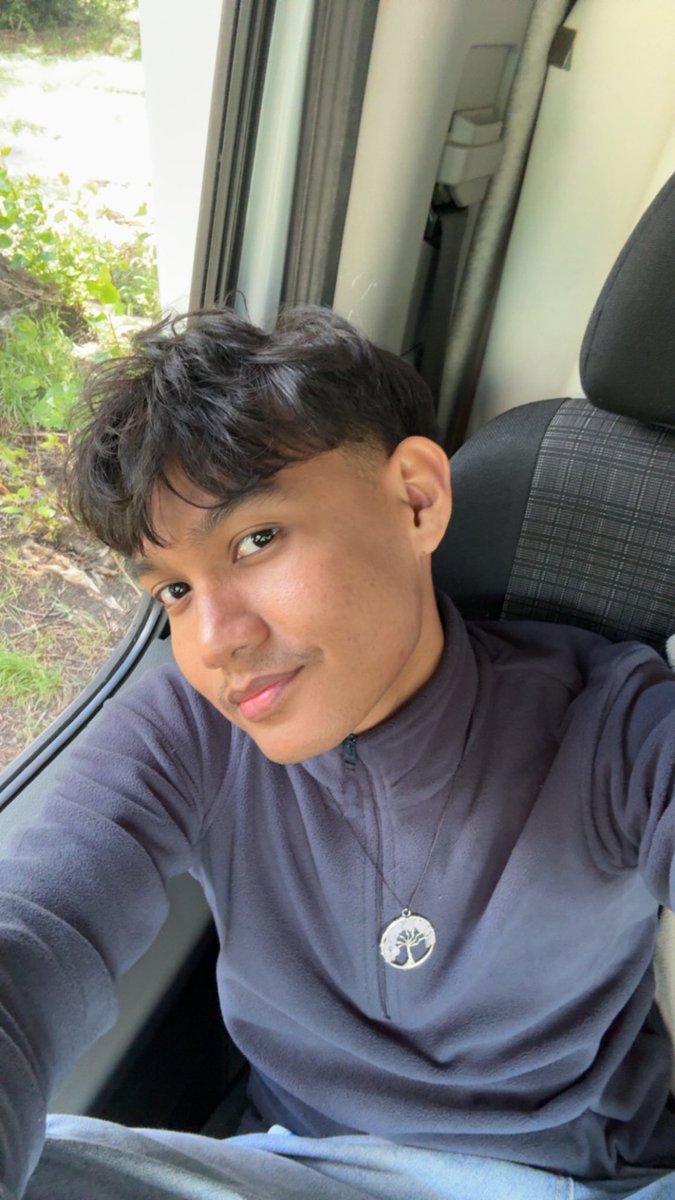 mnfrs1's tweet photo. Love me? 💙 https://t.co/VYFFrn2ND1