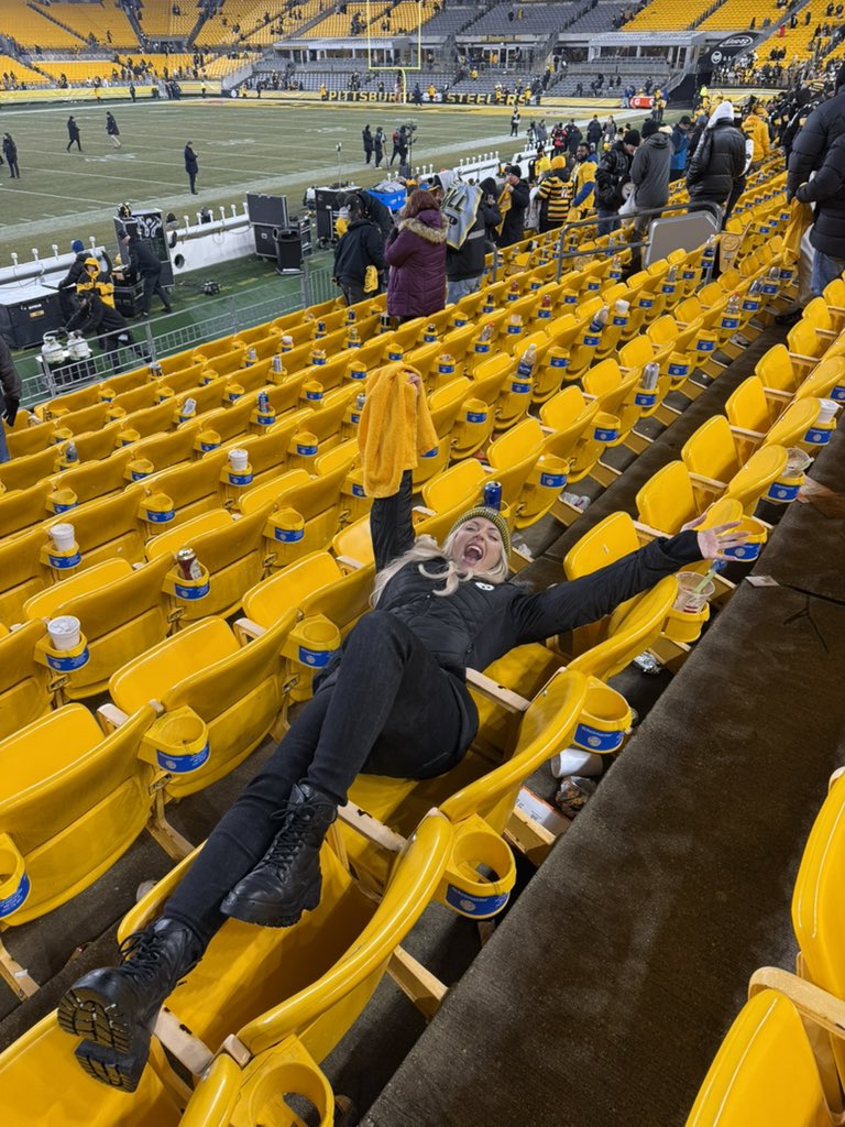 Amanda Vance tweet media