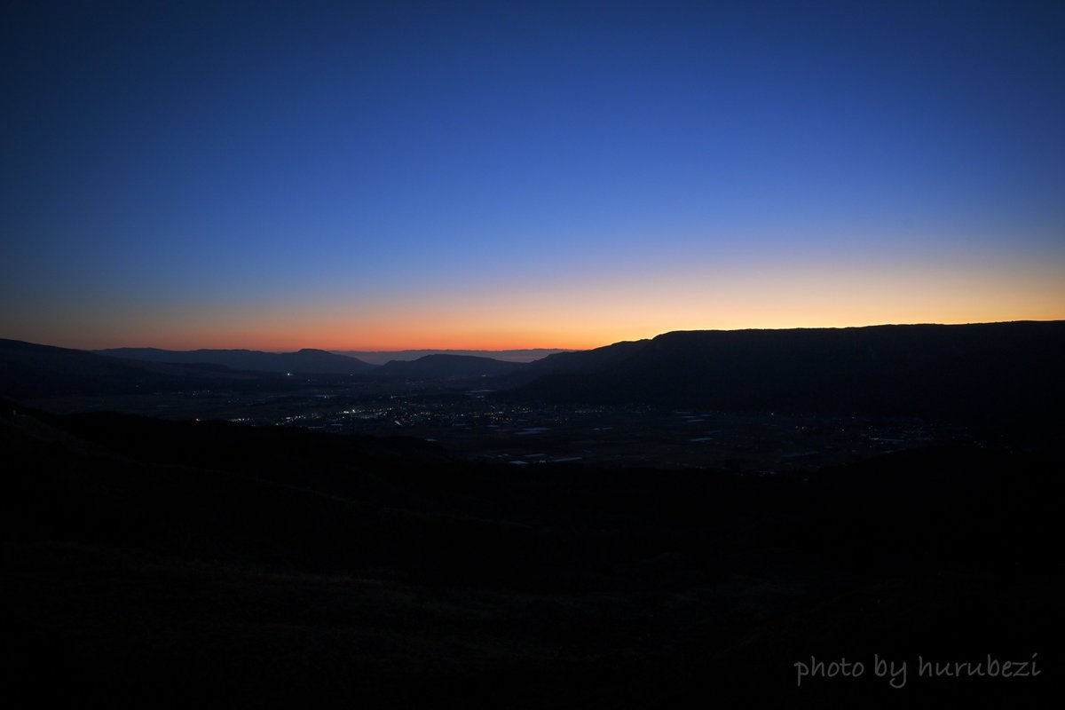 HurubeZ's tweet image. 夜へと移り変わる時間

#写真好きな人と繋がりたい