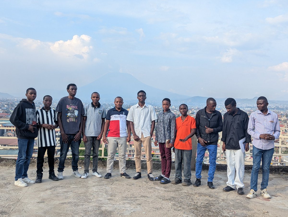 InnomahChe's tweet image. LE GRAND RETOUR A ÉTÉ MAÎTRISABLE 💫🤣🥰!
Le grand retour des Génies en Herbe avec les OMNISCIENTS sur la RTCT/Goma ! 💡
Quelle joie de retrouver le studio pour cette reprise tant attendue ce 03 janvier 2026!
Merci à tous pour votre fidélité !
#Radio #Goma #Rtct #Omniscients