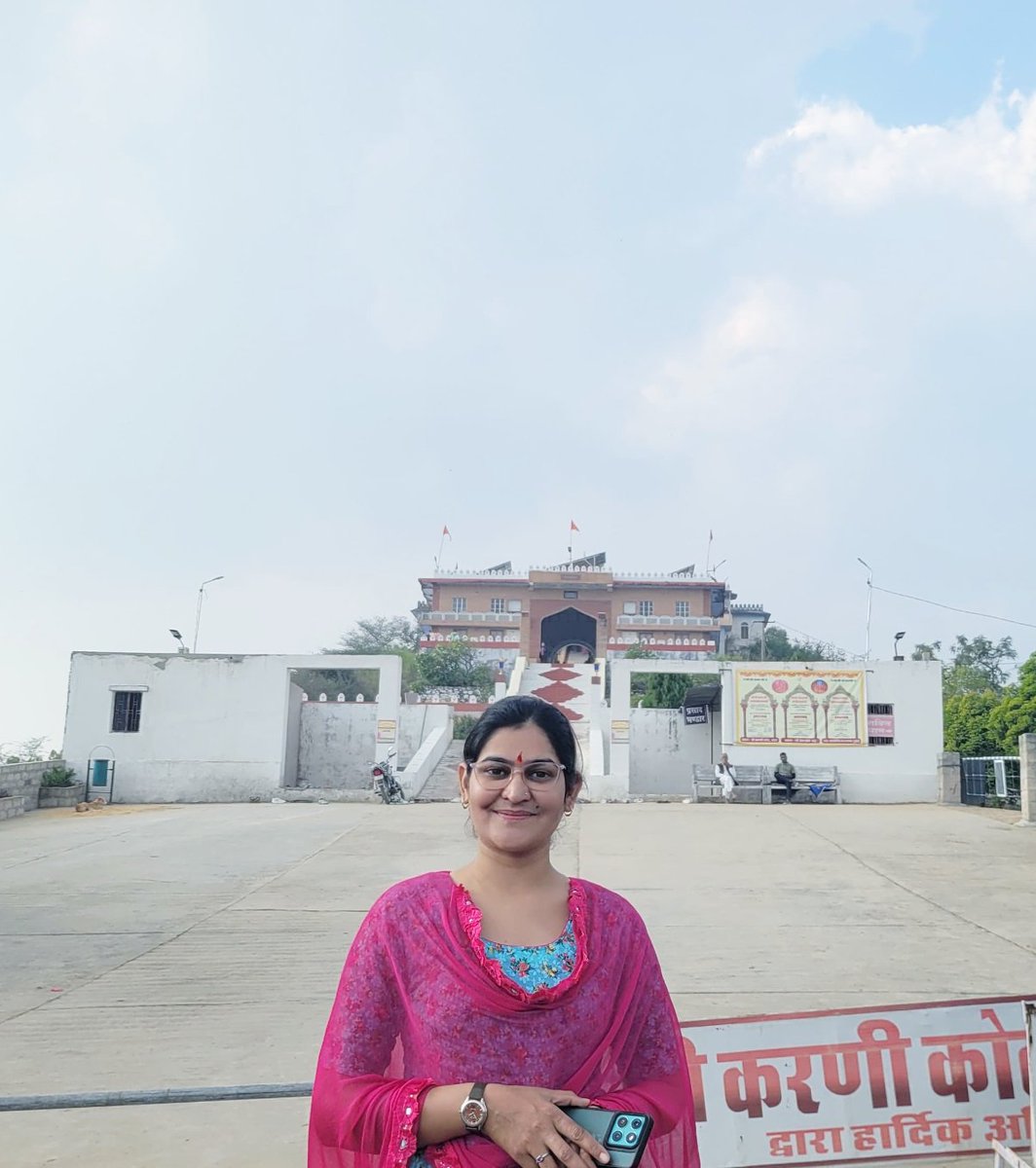 हार मानने से कुछ नही मिलेगा ,
कोशिश करो तजुर्बा मिलेगा... ❣️🌻
Tell me location......?