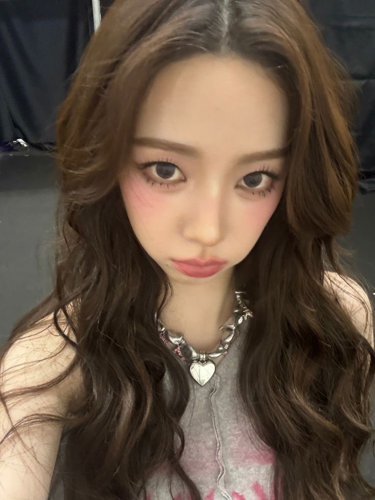 ผมน้ำตาลมาไวไปไวมาก คนที่รักคูลโทนที่สุด 555555 แต่ว่าไม่ได้ ยัยริน่าผมสีนี้สวยจริงๆ คนสวยขามากมาย 🤎