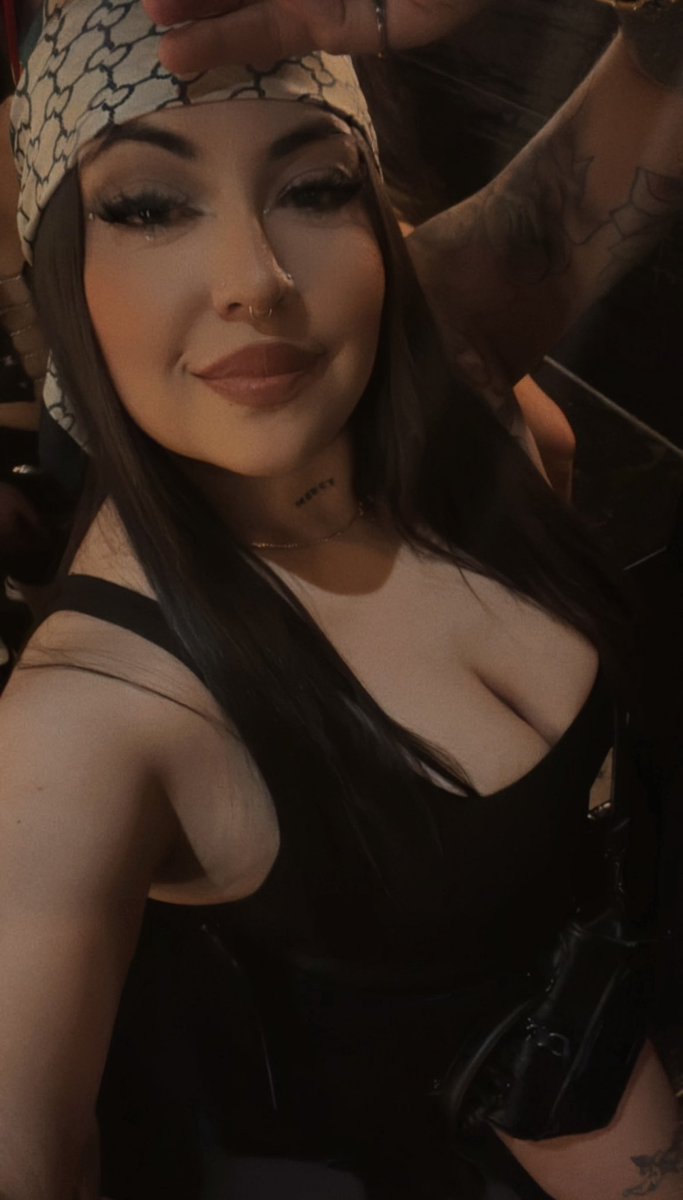 itzjessssxo's tweet image. When your past makes a visit don’t let it fool you 🎞️ #chapter34